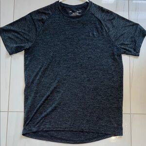 Under Armour Gray Tech Athletic T-Shirt Size M